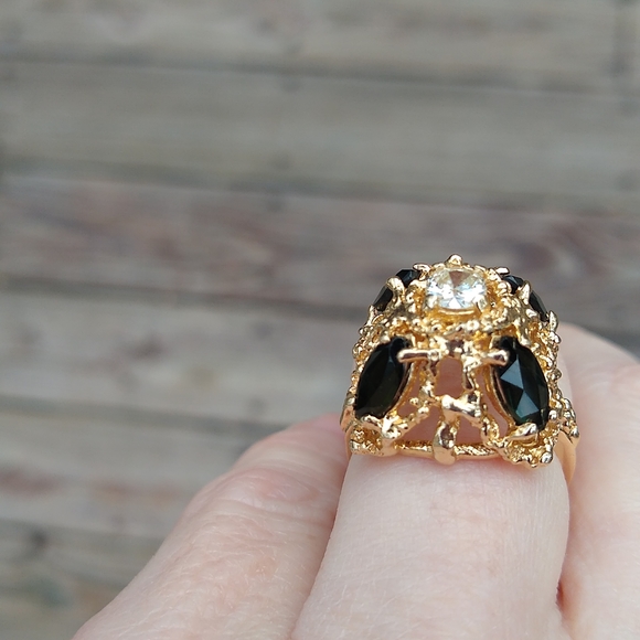 Green Tourmaline and diamond square Bombe style ring, 14kt yellow gold - Picture 4 of 10